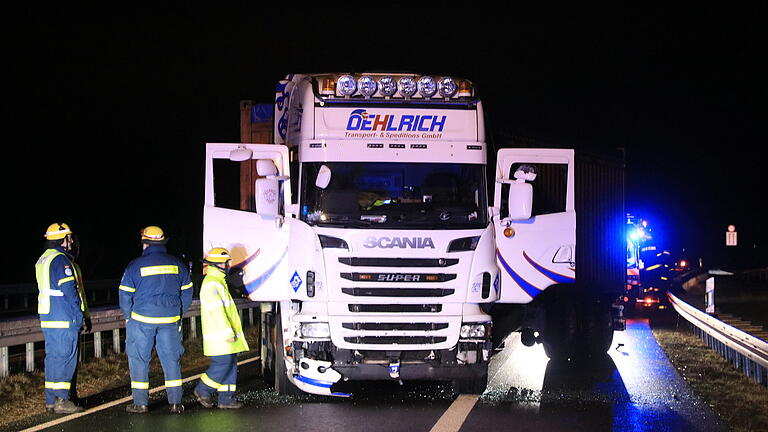 Verfolgungsjagd       -  Es soll über eine Stunde gedauert haben, bis der Lkw gestoppt werden konnte.