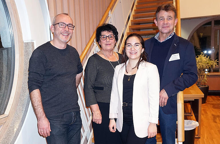 Gleich mit drei Referenten zum Thema Demenz wartete der Fachabend des Landkreises auf. Im Bild (von links) Matthias Matlachowski, Marianne Tschammer, die Wohngemeinschaften für Demenzkranke vorstellte, Alicia Rausch, Volls Assistentin und Prof. Dr. Stefan Voll .