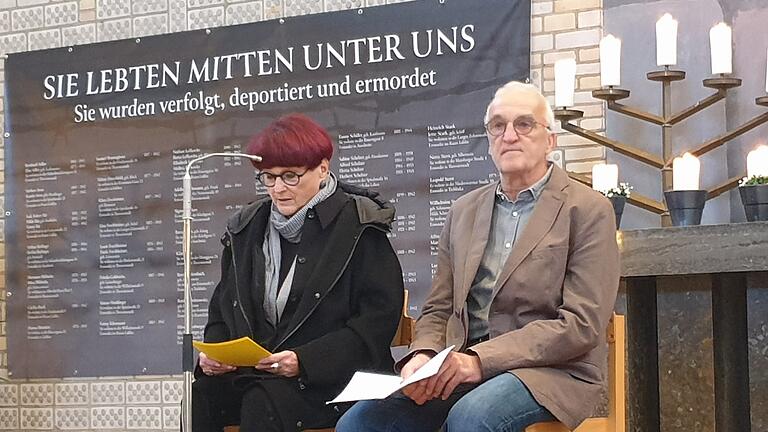 Johanna Bonengel und Hannes Helferich von der 'Initiative gegen das Vergessen informierten in der Christuskirche über das Schicksal der Schweinfurter Jüdinnen und Juden.