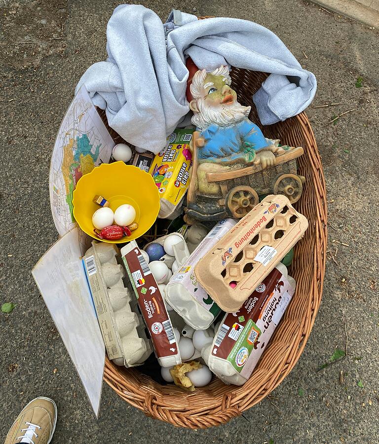 Eingeteilt in fünf Vierteln sammeln die unbescholtenen, unverheirateten Männer die Eier für den Eierlauf am Ostermontag.