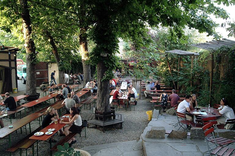 Der Zaubergarten öffnet am Sonntag extra für das Public Viewing.