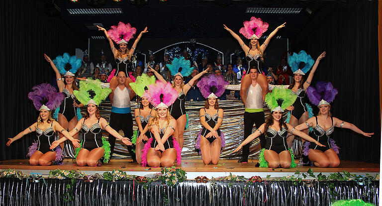 Die Showtanzgruppe der Kräuter 11 nahm ihre Gäste diesmal mit an die Copacabana. Die Showtanzgruppe der Kräuter 11 nahm ihre Gäste diesmal mit an die Copacabana.
