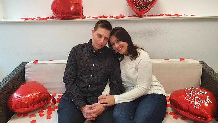 Alena Novikova und Alex Kuznetsov aus Würzburg kennen den Valentinstag aus Russland und feiern ihn in diesem Jahr das erste Mal gemeinsam in Deutschland.