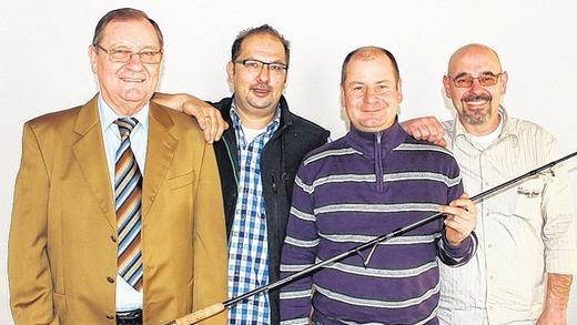 Petrijünger haben gewählt: Den Vorstand des Sportanglervereins Schwarzachs bilden Vorsitzender Walter Link, sein neu gewählter Stellvertreter Christian Greim, Schriftführer Bernhard Fröhling und Schatzmeister Markus Hein (von links). Petrijünger haben gewählt: Den Vorstand des Sportanglervereins Schwarzachs bilden Vorsitzender Walter Link, sein neu gewählter Stellvertreter Christian Greim, Schriftführer Bernhard Fröhling und Schatzmeister Markus Hein (von links).