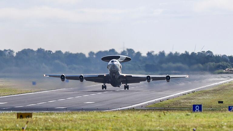 Zweithöchste Sicherheitsstufe an Nato-Flugplatz Geilenkirchen       -  Awacs haben eine Reichweite von 9.250 Kilometern und können andere Luftfahrzeuge in mehr als 400 Kilometern Entfernung orten. (Archivbild)