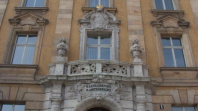 Das Amstgericht und das Landgericht sind in der Rüffertstraße im alt-ehrwürdigen Justizgebäude angesiedelt. In den nächsten Jahren gibt es eine Renovierung einen großen modernen Anbau, um die beengten Verhältnisse im Inneren zu entzerren.