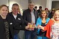 Starke Resonanz zur Neueröffnung des Küchenhauses in Sonderhofen bei (von links) Jochen und Richard Kreutzer mit Bürgermeister Heribert Neckermann, Manuela und Angela Kreutzer.