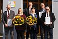 Obermeister Heinz Schuchbauer (hinten links) ist stolz auf Josef Bock (rechts), der seit 30 Jahren die Geschäfte der SHK-Innung Schweinfurt/Main-Rhön leitet. Mit auf dem Foto sind auch (von links) Geschäftsstellenleiter Stefan Köppe (10 Jahre), die langjährigen Mitarbeiterinnen der Verwaltung Andrea Beer (15 Jahre) und Christine Bock (25 Jahre)&nbsp;sowie Aushilfe Elmar Heusinger (10 Jahre).
