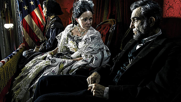 Historienstreifen: Das Kino &bdquo;Movie&ldquo; zeigt in Kooperation mit der vhs Marktheidenfeld ab Donnerstag den Film &bdquo;Lincoln&ldquo; mit Sally Field als Lincolns Ehefrau und Oscar-Gewinner Daniel Day-Lewis in der Hauptrolle als Abraham Lincoln.