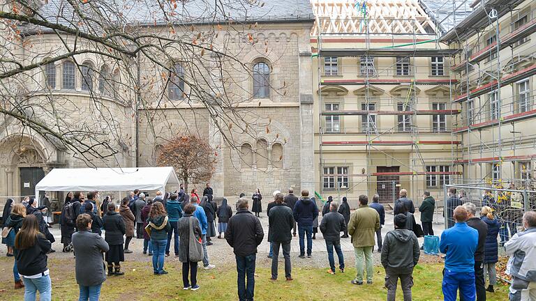 Am vergangen Wochenende wurde Richtfest beim Mutterhaus der Erlöserschwestern gefeiert.