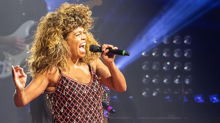 Sieht aus wie Tina Turner und singt auch so:&nbsp;Sharon Ballard verkörperte bei der&nbsp;Show 'One Night of Tina' in Würzburg den weltberühmten Popstar.