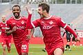 Können die Würzburger Kickers mit Benjamin Girth (rechts) und Fabrice Montcheu auch im Derby gegen Schweinfurt jubeln?