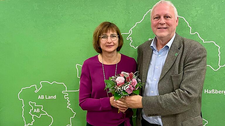 Anja Baier aus Karlstadt will in den Landtag. Kreisvorsitzender Gerhard Kraft gratulierte zur Wahl.