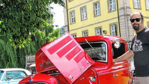 Traum in Rot &ndash; Das 32 Zoll Ford Hot Rod Coupe. Besitzer Heiko Lorz aus der Gegend von Würzburg ist stolz auf das Schmuckstück.