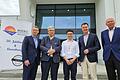 Den Neubau und das 20-jährige Bestehen von Miebo Tech Export feierten (von links): Kurt Treumann (IHK Würzburg), Firmengründer Hans-Joachim Göpfert, Geschäftsführer Dongwei Chen, Bürgermeister Markus Schenk und Architekt Klaus Podack.