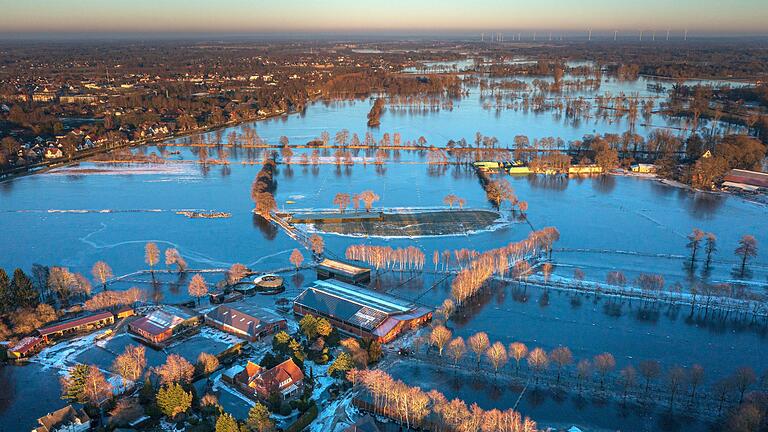 Hochwasser       -  Die Gemeinde Lilienthal nahe Bremen war seit den Weihnachtstagen stark von Überflutungen betroffen. (Archivbild)