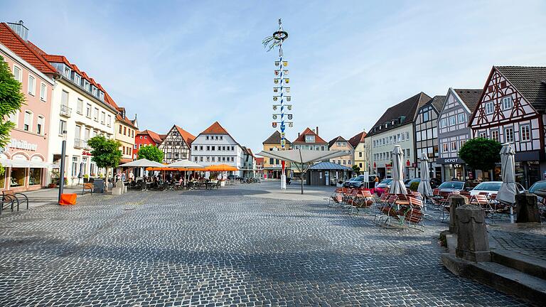 Das 'Herzstück' von Bad Neustadt, der Marktplatz, darf laut Bayerischem Rundfunk bei der BR-Radltour nicht fehlen. Das 'Herzstück' von Bad Neustadt, der Marktplatz, darf laut Bayerischem Rundfunk bei der BR-Radltour nicht fehlen.