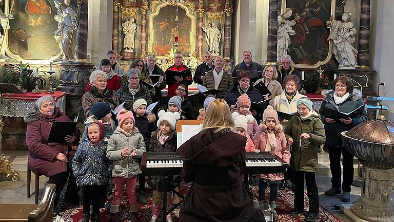 Sängerinnen und Sänger des Gesangvereins Frohsinn Burglauer.