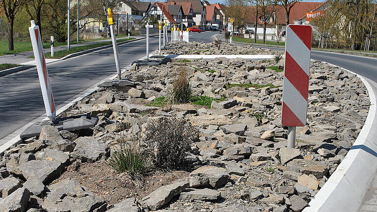 Smbolfoto Verkehrsinsel.