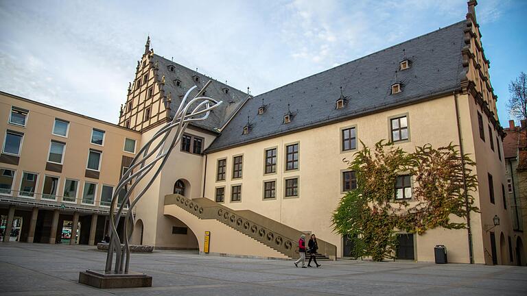 Der Stadtrat Schweinfurts hat den Haushalt für das Jahr 2023 genehmigt.