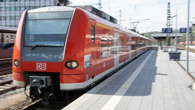 Ab Sonntag werden mehr Züge durch Unterfranken fahren. Mehrere Strecken rund um Würzburg profitieren.