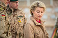 Verteidigungsministerin Ursula von der Leyen       -  ARCHIV - Verteidigungsministerin Ursula von der Leyen (CDU) besucht am 22.12.2016 während einer eintägigen Reise im Camp Marmal in Masar-i-Scharif (Afghanistan) den Ehrenhain für gefallene Soldaten.