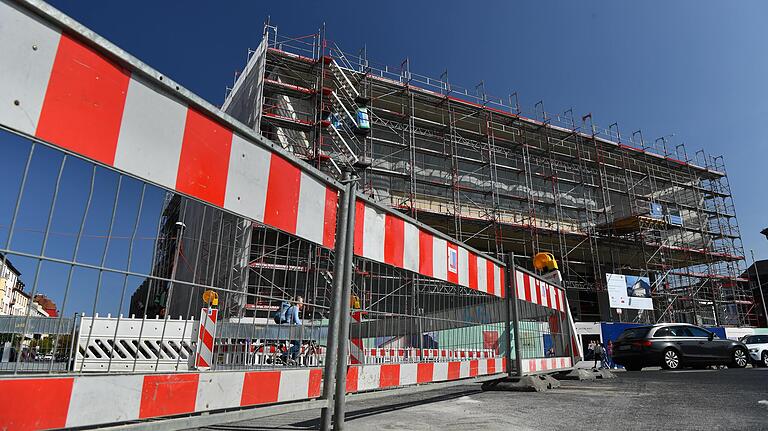 Die Baustelle am Mainfranken Theater. Aufnahme vom 18. September.