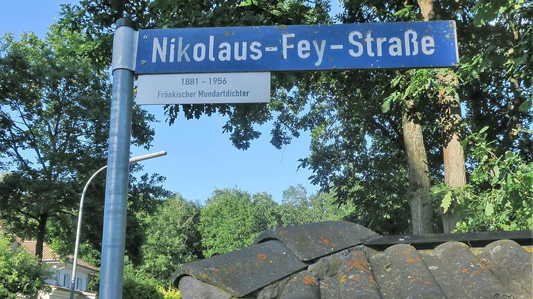 Aus als Namenspate: Dem fränkischen Mundartdichter Nikolaus Fey wird nach intensiver Recherche eine aktive Nähe zum Nationalsozialismus bestätigt und deshalb vom Schwebheimer Gemeinderat die Ehre als Straßennamenpate aberkannt.