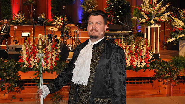 Rakoczy 2024: Rosenball       -  Rakoczy 2024: Rosenball mit Hofmarschall Lipsius