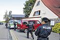 Anlaufpunkt für Rechtsextreme: Polizeibeamte sicherten am Mittwoch einen ehemaligen Gasthof im oberfränkischen Oberprex.