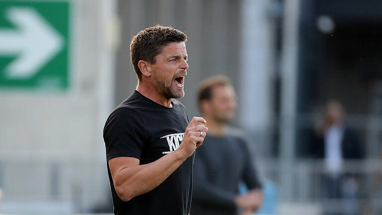 Bringen Trainer Torsten Ziegner und seine Mannschaft Punkte mit aus dem Breisgau? Die Würzburger Kickers sind zu Gast beim SC Freiburg II.