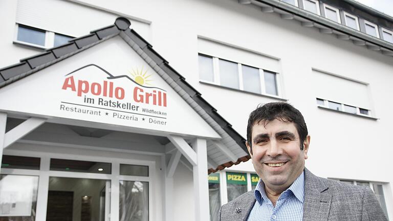 Enver Umur eröffnet an diesem Freitag im Gebäude des Ratskellers seinen Apollo-Grill neu. Damit gibt er einer Immobilie eine Zukunft, um die sich die Gemeindeverantwortlichen lange Sorgen machen mussten.       -  Enver Umur eröffnet an diesem Freitag im Gebäude des Ratskellers seinen Apollo-Grill neu. Damit gibt er einer Immobilie eine Zukunft, um die sich die Gemeindeverantwortlichen lange Sorgen machen mussten.