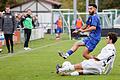 Adrian Istrefi vom Würzburger FV im Zweikampf gegen Matthias Löblein (am Boden) vom SC Eltersdorf: Nach drei Niederlagen zuvor sind die Blauen nach einem Sieg im Auswärtsspiel bei Eintracht Münchberg wieder in der Spur. Am Samstag treten sie zu Hause gegen die DJK Ammerthal an.