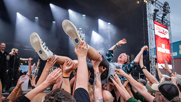 Knapp 4000 Menschen besuchen das Mission Ready Festival am Samstag 01.07.23 am Flugplatz von Giebelstadt.