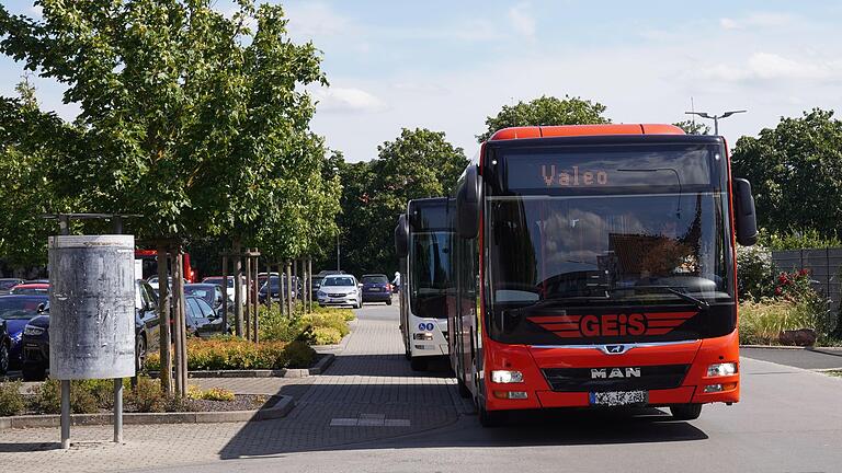 In der Stadthalle Bad Neustadt hielt der Automobilzulieferer Valeo am Dienstagnachmittag eine Betriebsversammlung ab. In der Stadthalle Bad Neustadt hielt der Automobilzulieferer Valeo am Dienstagnachmittag eine Betriebsversammlung ab.