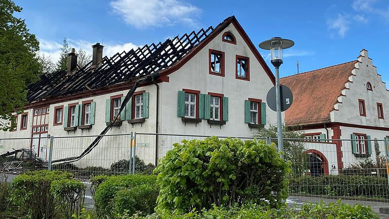 In der Nacht von Montag auf Dienstag hatte es in der 'Weißen Mühle' in Estenfeld gebrannt. In der Nacht von Montag auf Dienstag hatte es in der 'Weißen Mühle' in Estenfeld gebrannt.