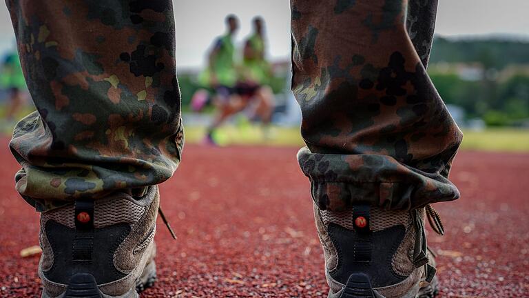 KSK-Auswahlverfahren - Auch ein Intervalllauf gehört zum Test. KSK-Auswahlverfahren - Auch ein Intervalllauf gehört zum Test.