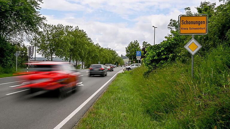 Seit Jahren ein Streitthema in der Gemeinde Schonungen: Die Kreuzung am südlichen Ortseingang aus Richtung Haßfurt.