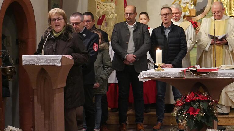 Beim Festgottesdienst zum Auftakt der 1200-Jahrfeier lasen Vertreter der Gemeinde die Fürbitten vor.