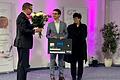Moritz Grünewald gewinnt den „DKB-VIU-Nachwuchsforscherpreis“ (von links)&nbsp; Dr. Klaus Jansen (Geschäftsführer des VIU), Preisträger Moritz Grünewald und Elke Gentschew (DKB AG).