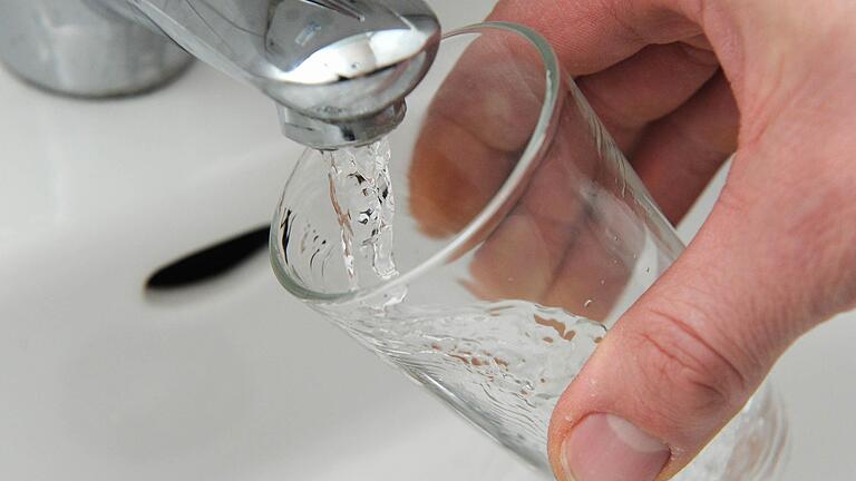 In Ochsenthal müssen die Bürger ihre Trinkwasser abkochen. Foto: Lukas Barth/dpa       -  In Ochsenthal müssen die Bürger ihre Trinkwasser abkochen. Foto: Lukas Barth/dpa