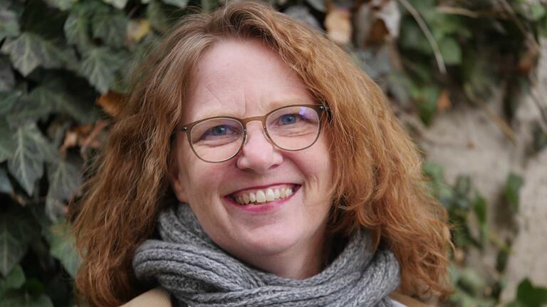 Simone Wenzel, Heilpraktikerin für Psychotherapie und Ehe-, Familien- und Lebensberaterin aus Würzburg weiß, dass feste Rituale für Beziehungen wichtig sind. Simone Wenzel, Heilpraktikerin für Psychotherapie und Ehe-, Familien- und Lebensberaterin aus Würzburg weiß, dass feste Rituale für Beziehungen wichtig sind.