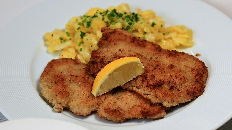 Es muss nicht immer Schnitzel sein, aber wer will, bekommt auch das in einem der 2024 neu oder wiedereröffneten Lokale im Landkreis Kitzingen.