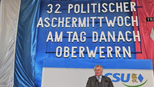 Grüße an den »Horst«: Trotz oberbayerischen Migrationshintergrunds hat Ministerpräsident Horst Seehofer vor 600 Besuchern in Oberwerrn ein Heimspiel.