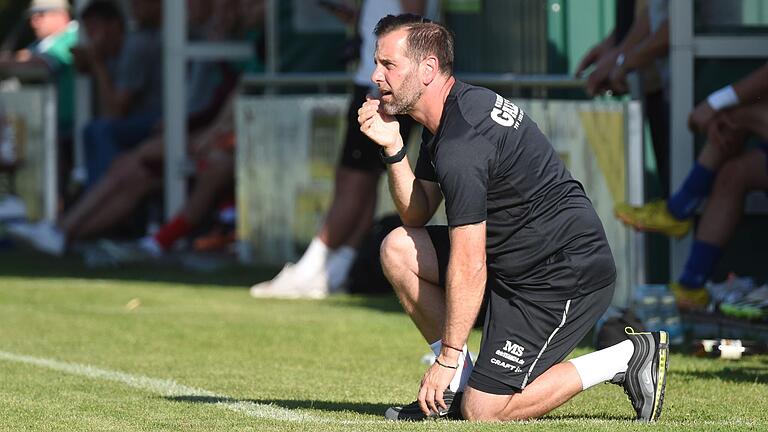 Der TSV Großbardorf um Trainer Mario Schindler ist in dieser Saison noch nicht in Tritt gekommen. Der TSV Großbardorf um Trainer Mario Schindler ist in dieser Saison noch nicht in Tritt gekommen.