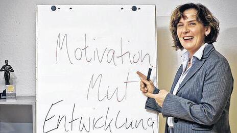 Bei Unsicherheit oder gar in der Krise: Sigrid Fessel-Walter will mit modernem Coaching Menschen bei der Entscheidungsfindung helfen. Bei Unsicherheit oder gar in der Krise: Sigrid Fessel-Walter will mit modernem Coaching Menschen bei der Entscheidungsfindung helfen.