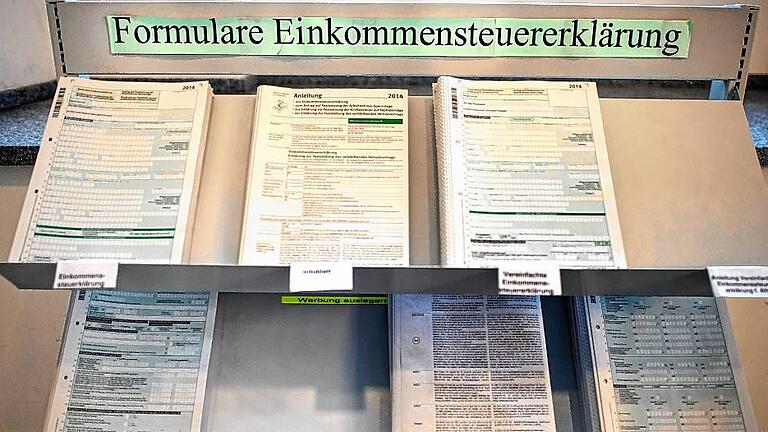 Formulare Einkommensteuererklärung       -  Die Steuererklärung muss sein &ndash; die Höhe der Entlastung hält sich schwer in Grenzen.