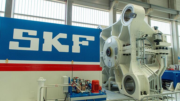 Die SKF GmbH Schweinfurt - hier ein Blick ins Test-Center - hat Zukunft, aber große Herausforderungen vor sich. Das sagte Spitzenmanager Kent Viitanen bei einem 'Info-Marathon' mit zehn Veranstaltungen vor der Schweinfurter Belegschaft. Die SKF GmbH Schweinfurt - hier ein Blick ins Test-Center - hat Zukunft, aber große Herausforderungen vor sich. Das sagte Spitzenmanager Kent Viitanen bei einem 'Info-Marathon' mit zehn Veranstaltungen vor der Schweinfurter Belegschaft.