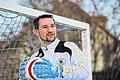 Ein Würzburger im deutschen Team: Enrico Göbel, als Torhüter der einzige Sehende im Blindenfußball-Team, wurde mit der Nationalmannschaft im vergangenen Jahr Vierter der Europameisterschaft. Am Samstag bestreitet das deutsche Team ein Testspiel in Würzburg.