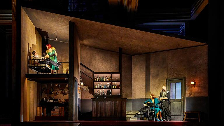 Die Neuproduktion der weltbekannten Oper „Rigoletto“ von Guiseppe Verdi überträgt das Cineworld Mainfrankenpark am Samstag, 29. Januar, live aus der Metropolitan Opera New York. Die Neuproduktion der weltbekannten Oper „Rigoletto“ von Guiseppe Verdi überträgt das Cineworld Mainfrankenpark am Samstag, 29. Januar, live aus der Metropolitan Opera New York.